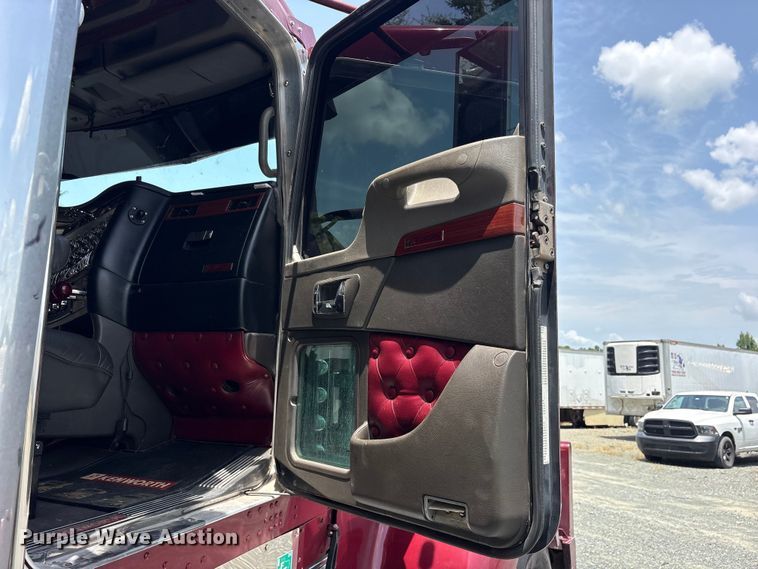 image for item YA4268 2006 Kenworth W900 semi truck