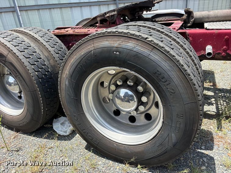 image for item YA4268 2006 Kenworth W900 semi truck