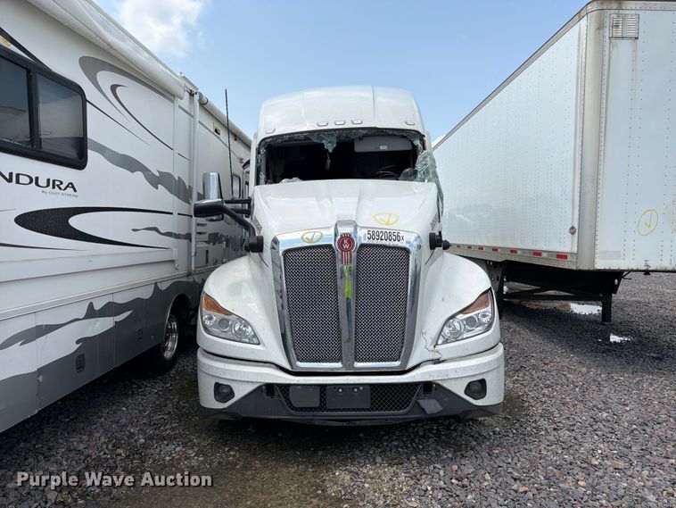 image for item YA4300 2024 Kenworth T680 semi truck