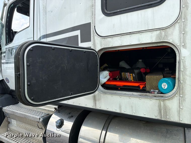 image for item YA4300 2024 Kenworth T680 semi truck
