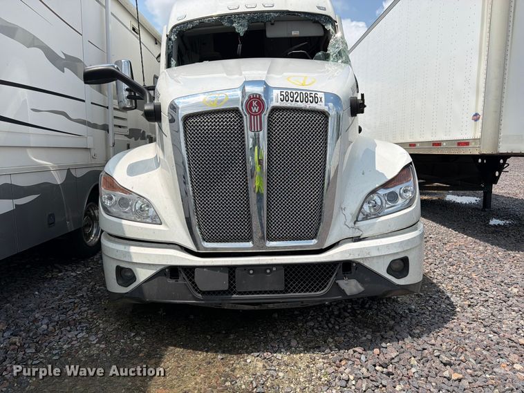 image for item YA4300 2024 Kenworth T680 semi truck