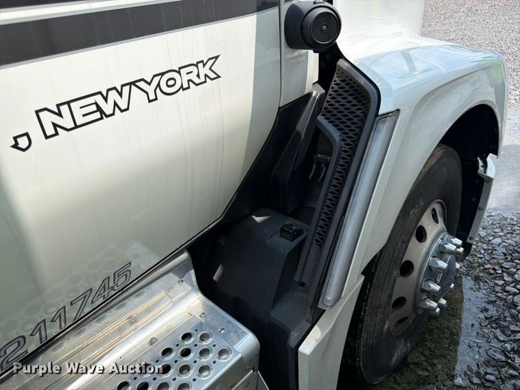 image for item YA4300 2024 Kenworth T680 semi truck