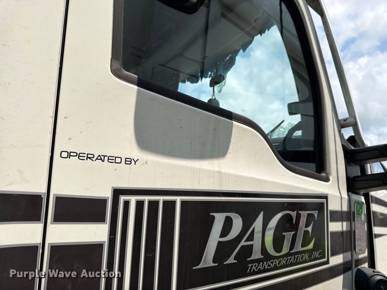 image for item YA4300 2024 Kenworth T680 semi truck
