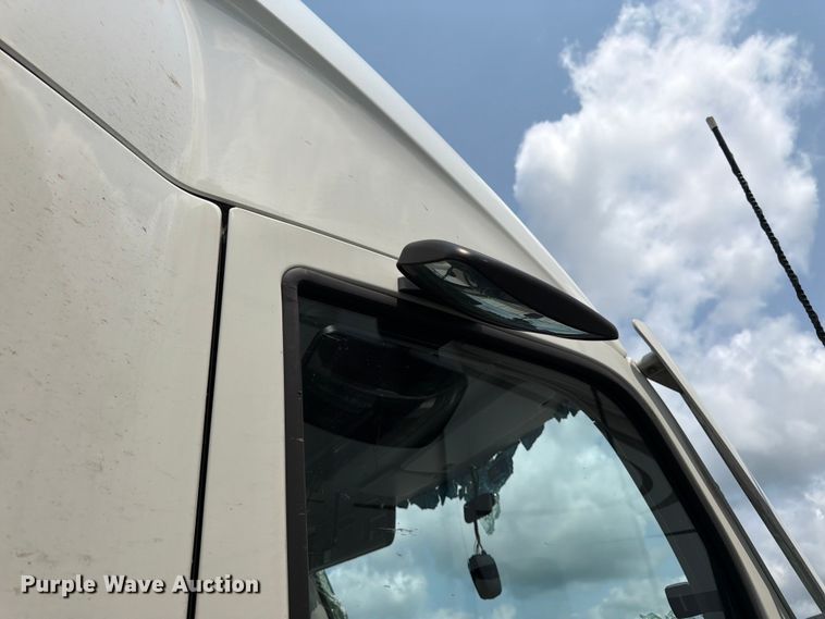 image for item YA4300 2024 Kenworth T680 semi truck