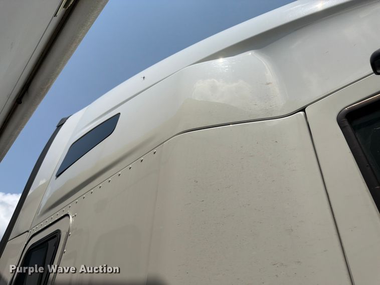 image for item YA4300 2024 Kenworth T680 semi truck