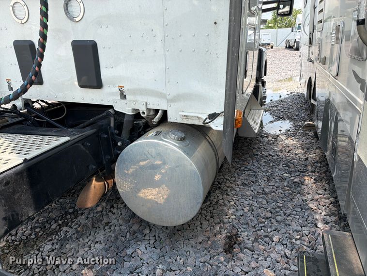 image for item YA4300 2024 Kenworth T680 semi truck
