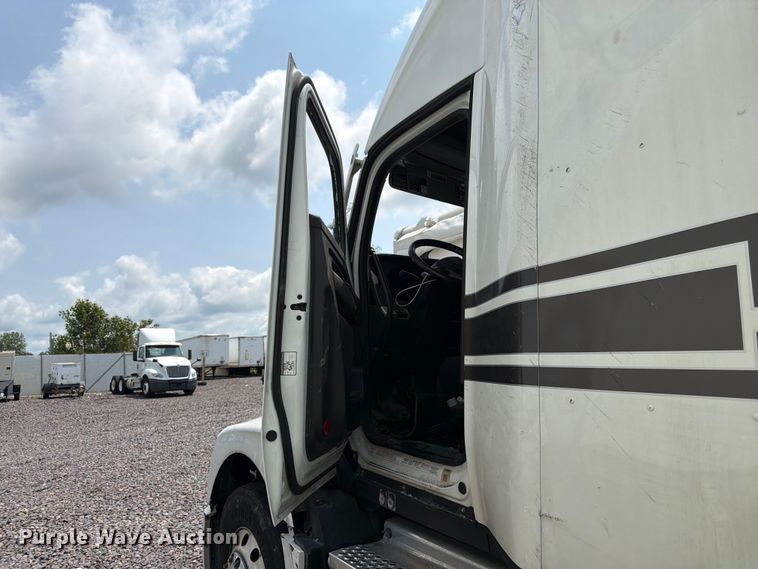 image for item YA4300 2024 Kenworth T680 semi truck