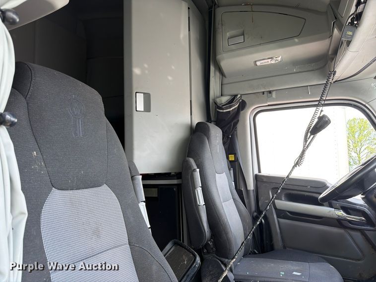 image for item YA4300 2024 Kenworth T680 semi truck