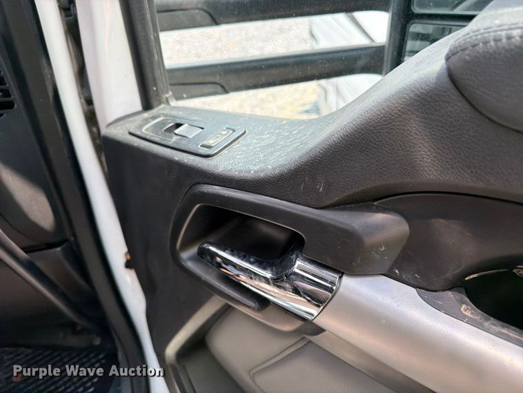 image for item YA4300 2024 Kenworth T680 semi truck