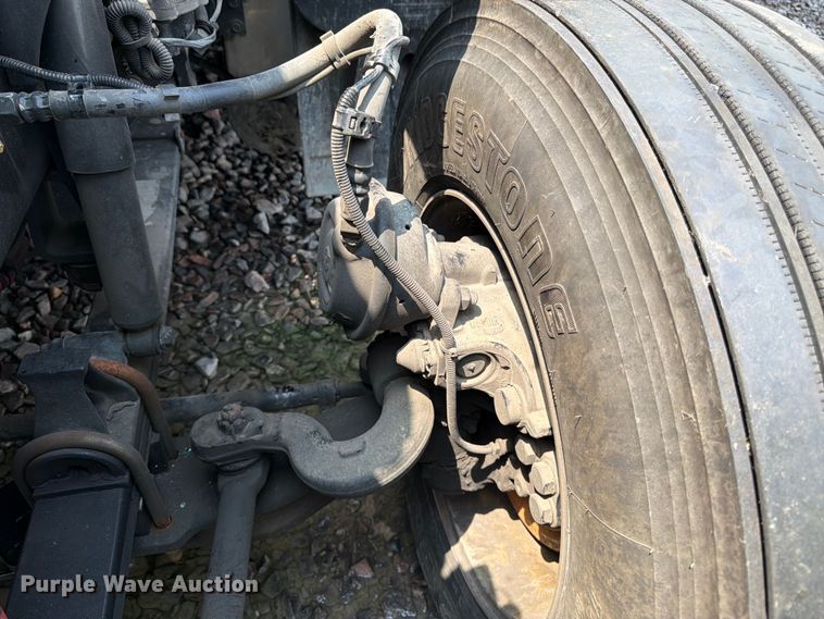 image for item YA4300 2024 Kenworth T680 semi truck