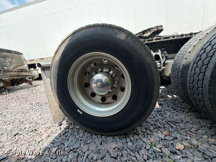 image for item YA4300 2024 Kenworth T680 semi truck