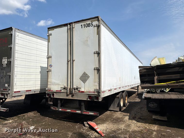 image for item YA4319 2004 Utility dry van trailer