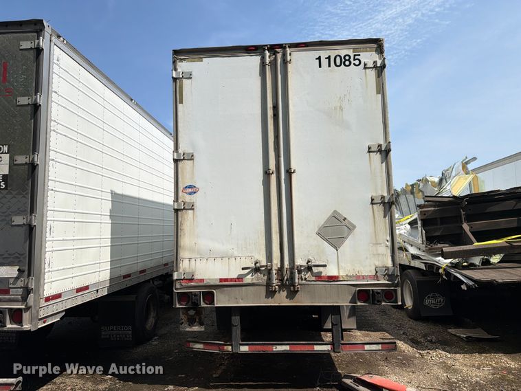 image for item YA4319 2004 Utility dry van trailer