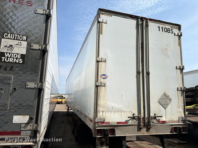 image for item YA4319 2004 Utility dry van trailer