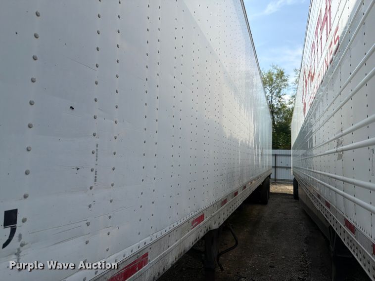 image for item YA4319 2004 Utility dry van trailer