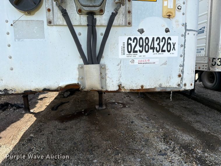 image for item YA4319 2004 Utility dry van trailer