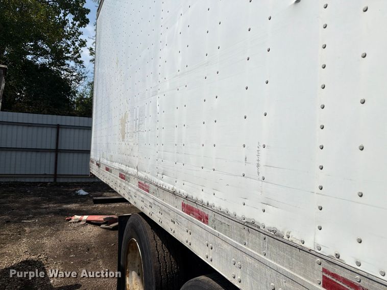 image for item YA4319 2004 Utility dry van trailer