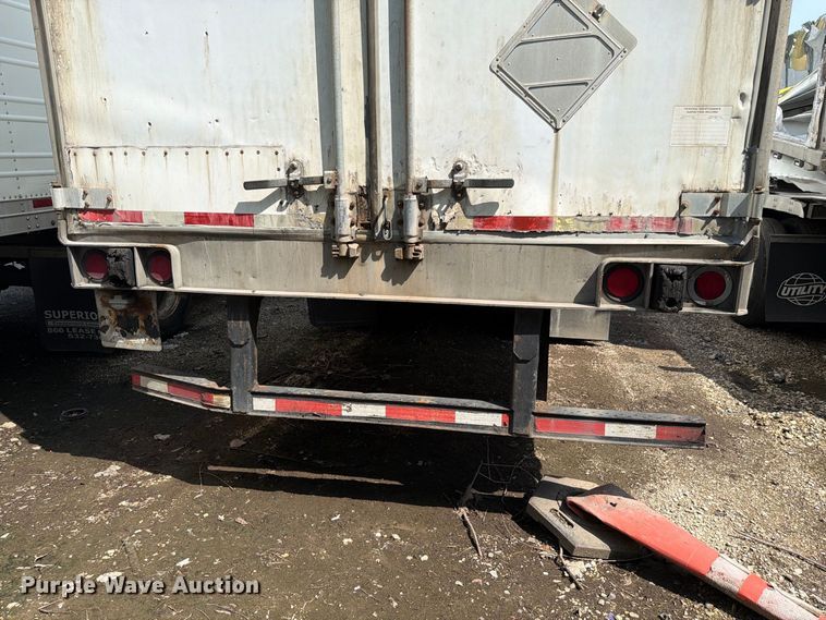 image for item YA4319 2004 Utility dry van trailer