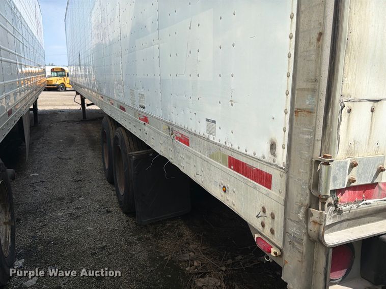 image for item YA4319 2004 Utility dry van trailer