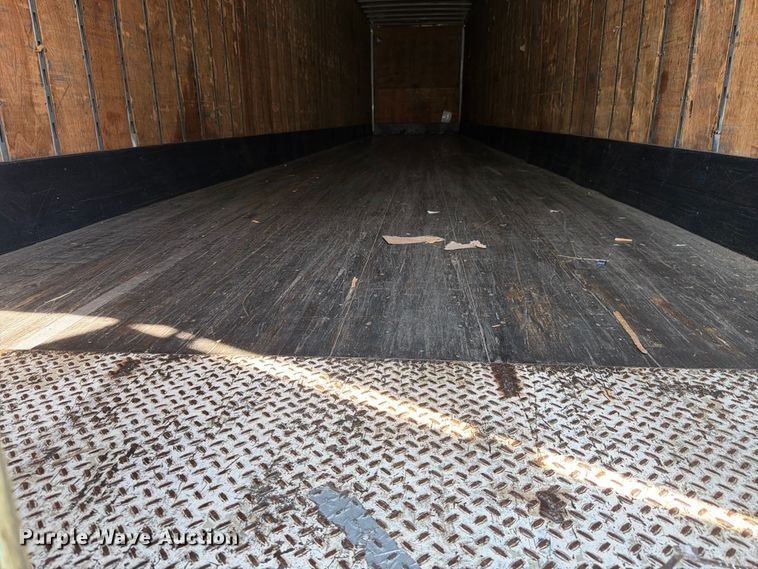 image for item YA4319 2004 Utility dry van trailer