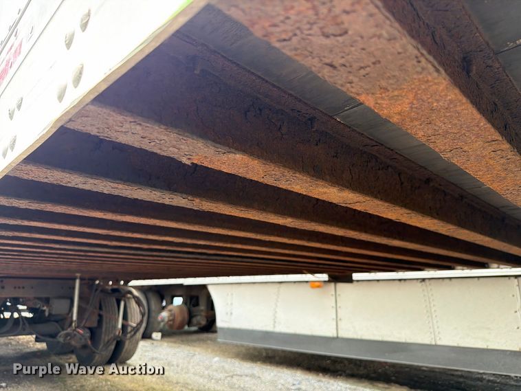 image for item YA4319 2004 Utility dry van trailer