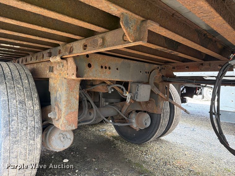 image for item YA4319 2004 Utility dry van trailer