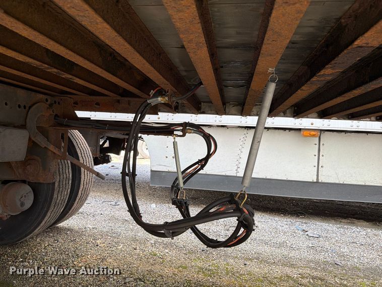 image for item YA4319 2004 Utility dry van trailer