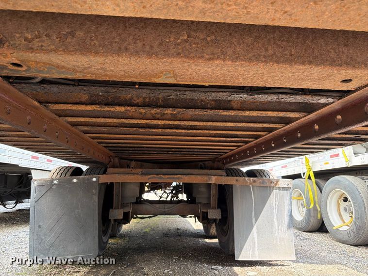image for item YA4319 2004 Utility dry van trailer