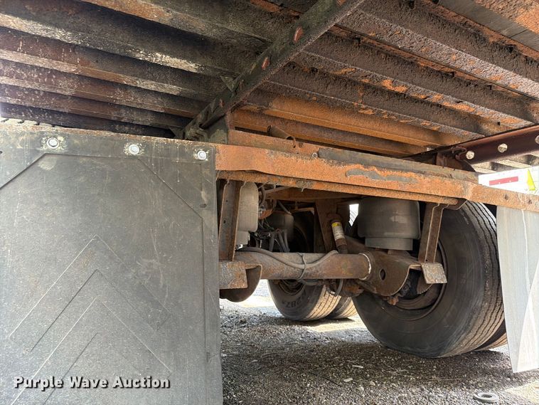 image for item YA4319 2004 Utility dry van trailer