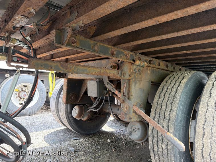 image for item YA4319 2004 Utility dry van trailer