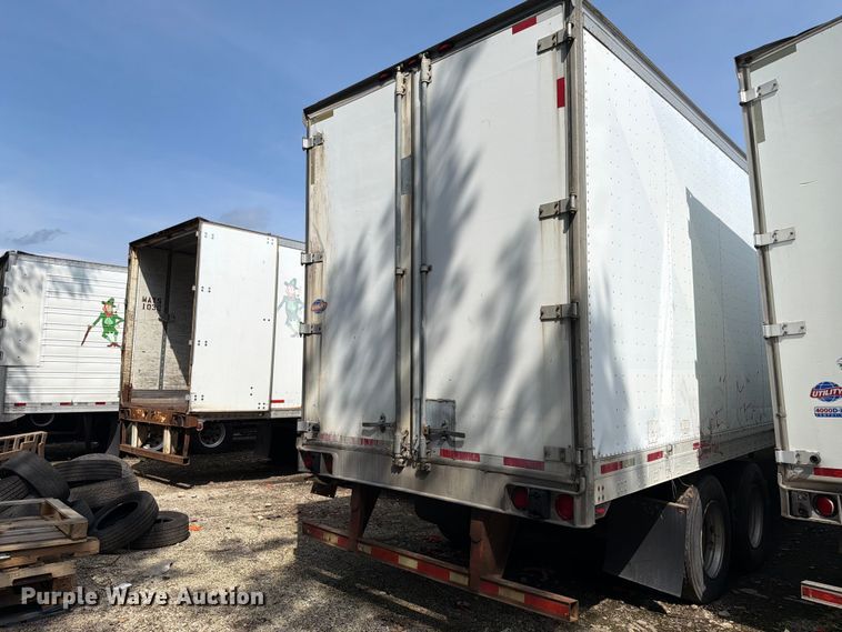image for item YA4320 2004 Utility dry van trailer