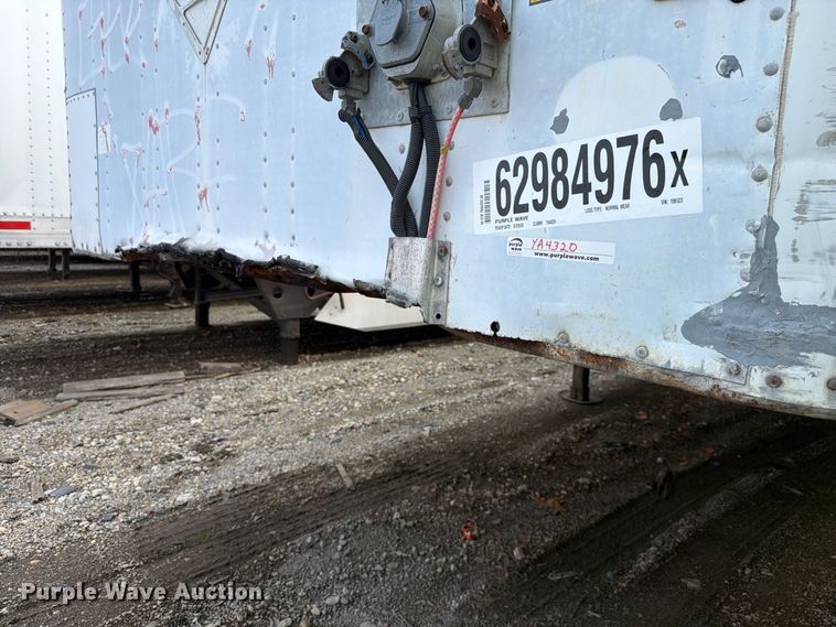 image for item YA4320 2004 Utility dry van trailer