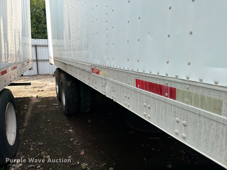 image for item YA4320 2004 Utility dry van trailer