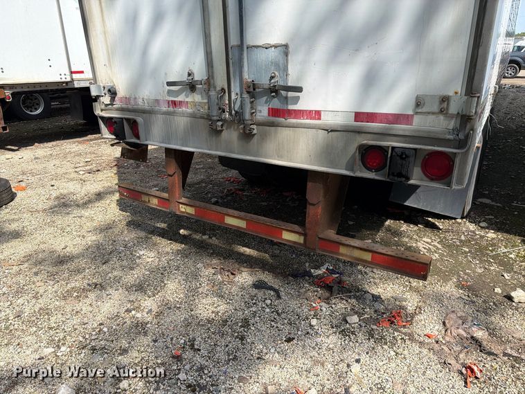 image for item YA4320 2004 Utility dry van trailer