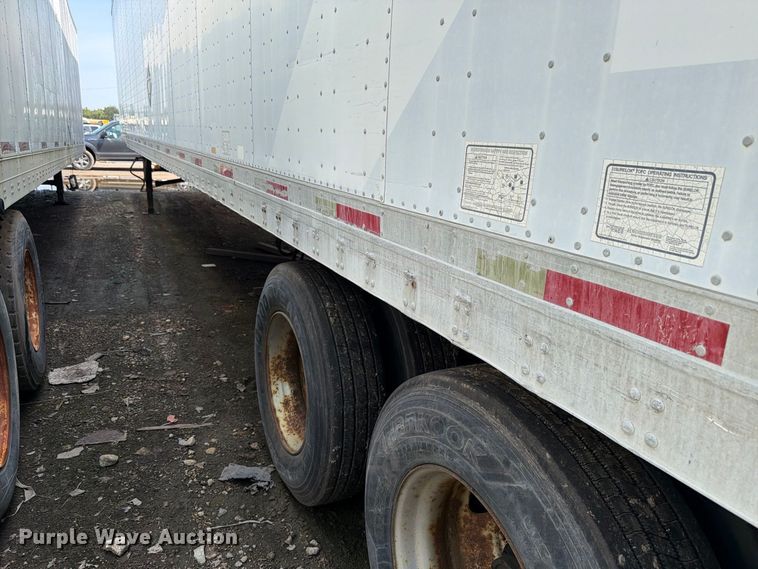 image for item YA4320 2004 Utility dry van trailer