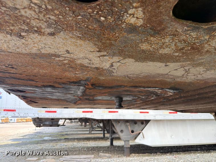 image for item YA4320 2004 Utility dry van trailer