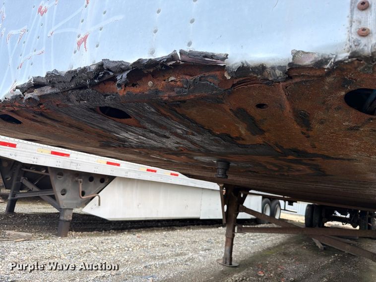 image for item YA4320 2004 Utility dry van trailer