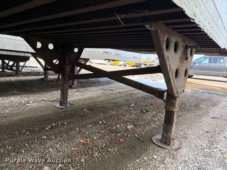 image for item YA4320 2004 Utility dry van trailer