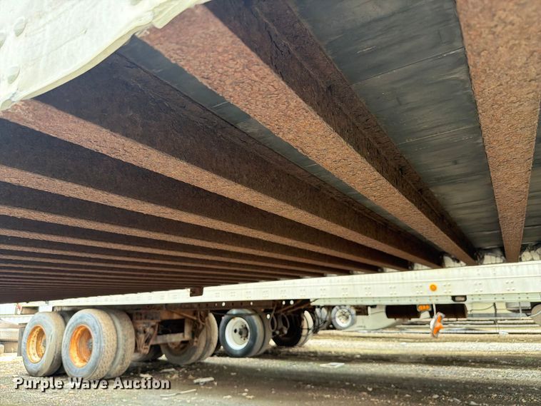 image for item YA4320 2004 Utility dry van trailer