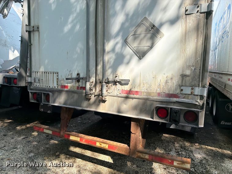 image for item YA4321 2004 Utility dry van trailer