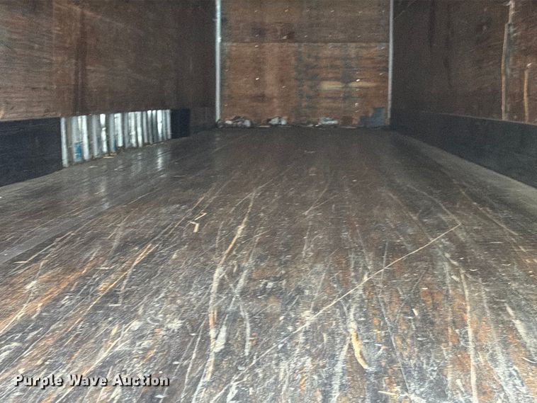 image for item YA4321 2004 Utility dry van trailer