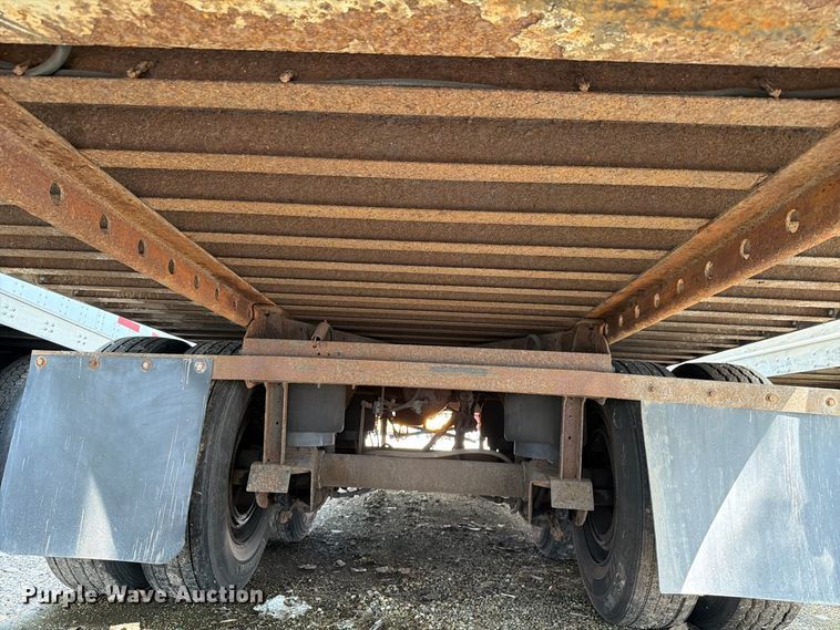 image for item YA4321 2004 Utility dry van trailer
