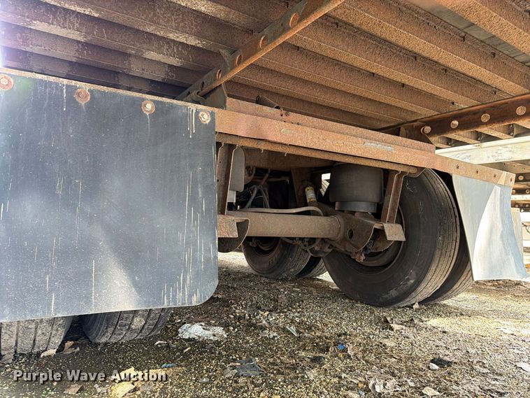 image for item YA4321 2004 Utility dry van trailer