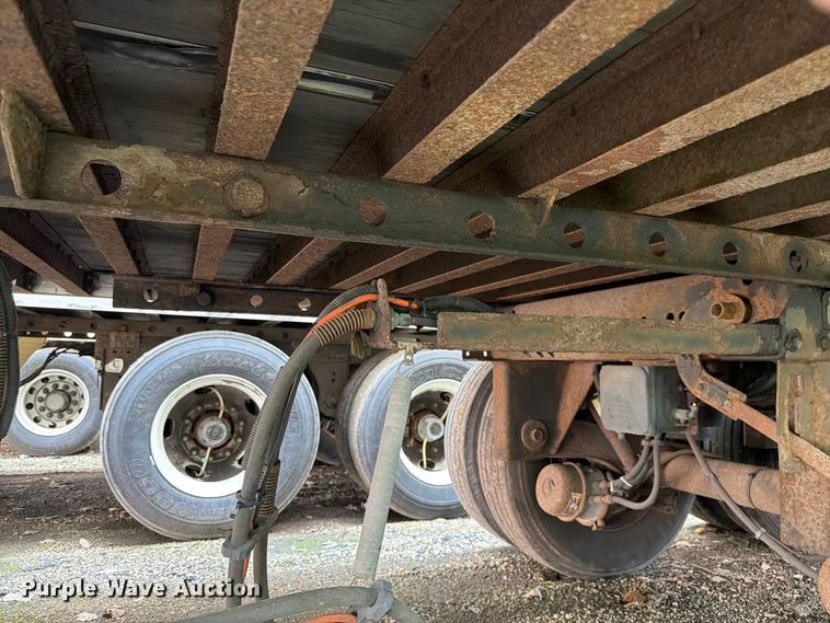 image for item YA4321 2004 Utility dry van trailer