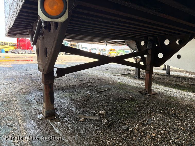 image for item YA4321 2004 Utility dry van trailer