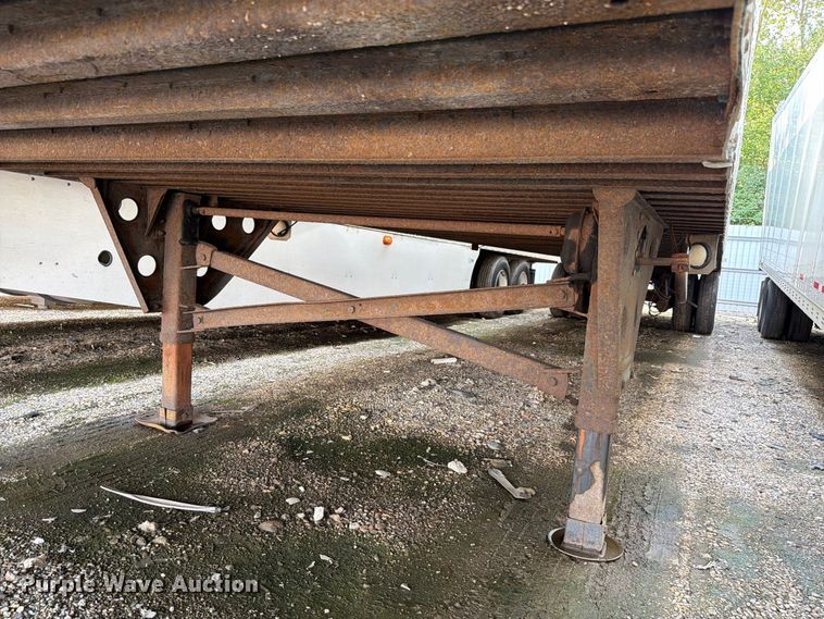 image for item YA4321 2004 Utility dry van trailer