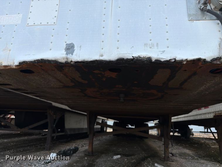 image for item YA4322 2004 Utility dry van trailer