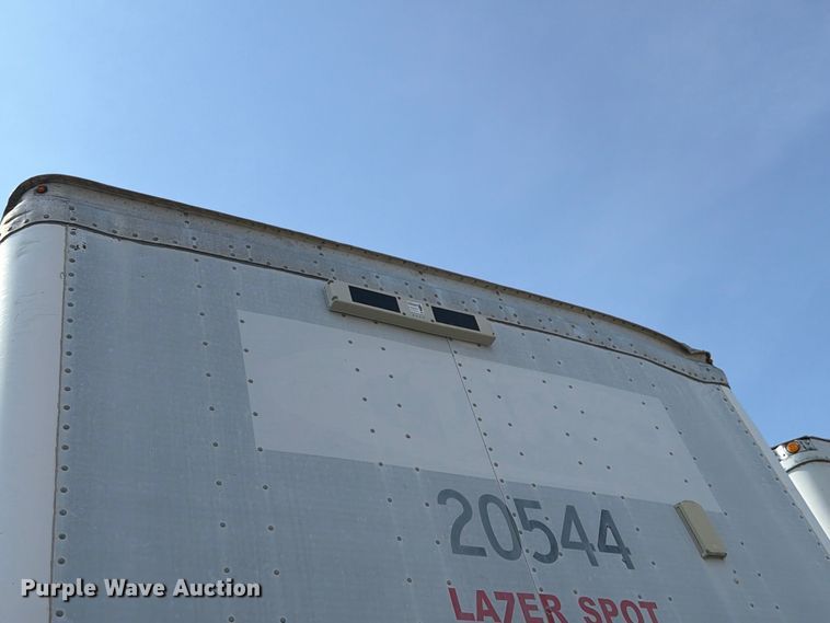 image for item YA4322 2004 Utility dry van trailer