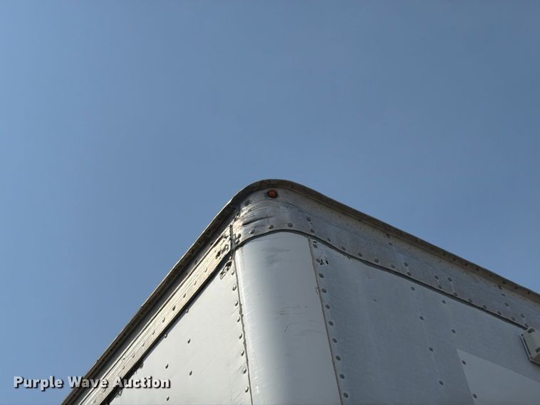 image for item YA4322 2004 Utility dry van trailer