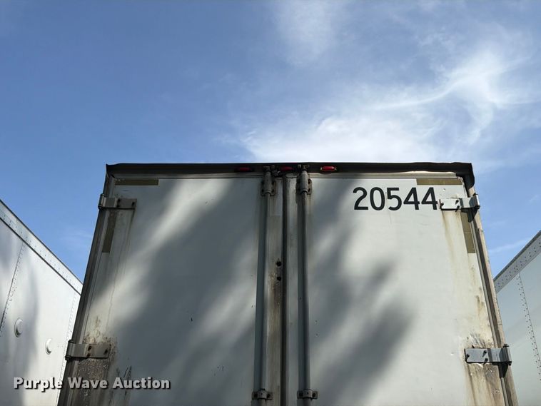 image for item YA4322 2004 Utility dry van trailer